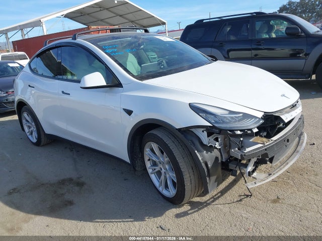 2022 TESLA MODEL Y 7SAYGDEE5NF506185 Photo 0