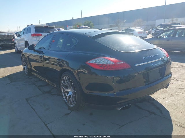 2011 PORSCHE PANAMERA WP0AA2A73BL011584 Photo 2