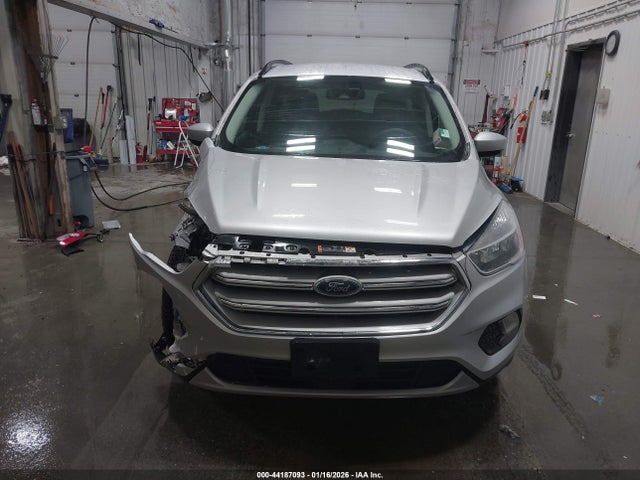 1FMCU9GD5JUD52088 Ford ESCAPE SE