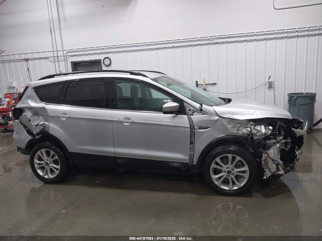 1FMCU9GD5JUD52088 Ford ESCAPE SE