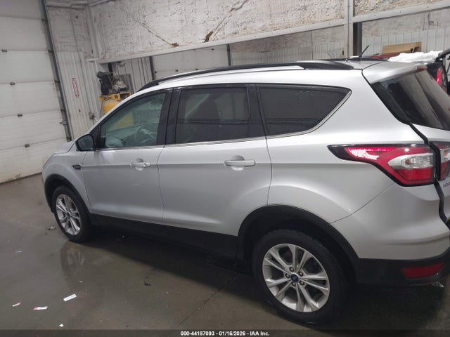 1FMCU9GD5JUD52088 Ford ESCAPE SE