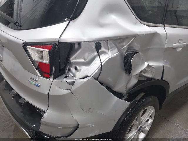 1FMCU9GD5JUD52088 Ford ESCAPE SE
