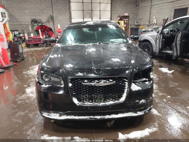 Продаж на аукціоні авто 2017 Chrysler 300 300s Awd, vin: 2C3CCAGG3HH553136, номер лоту: 44187100