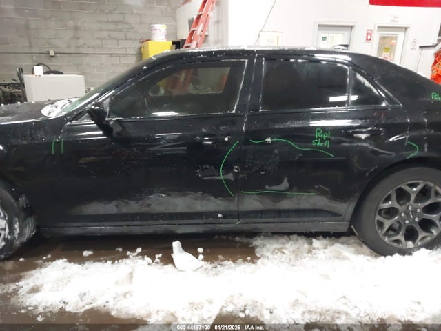 Продаж на аукціоні авто 2017 Chrysler 300 300s Awd, vin: 2C3CCAGG3HH553136, номер лоту: 44187100