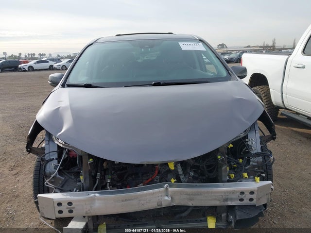 5TDZRKEC7NS087797 Toyota Sienna Limited