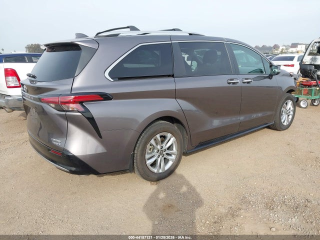 5TDZRKEC7NS087797 Toyota Sienna Limited