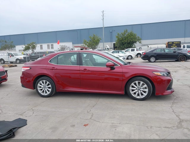 4T1B11HK0JU557191 Toyota CAMRY LE