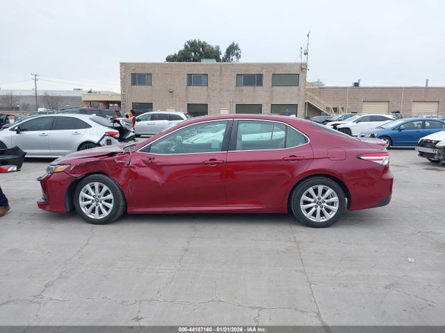 4T1B11HK0JU557191 Toyota CAMRY LE