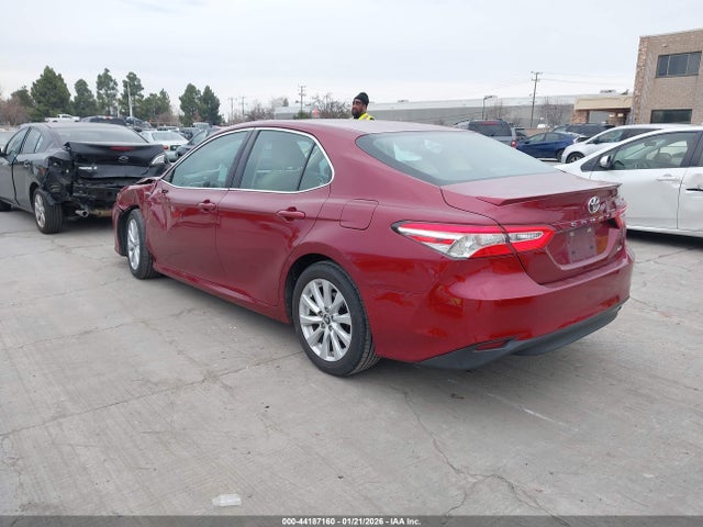 4T1B11HK0JU557191 Toyota CAMRY LE