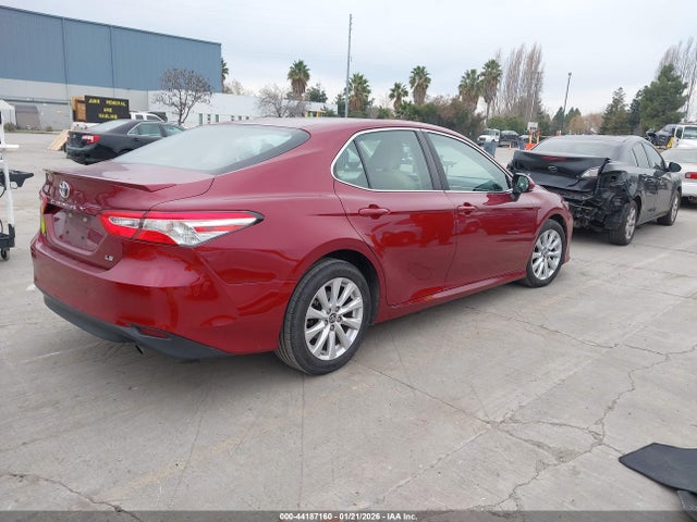4T1B11HK0JU557191 Toyota CAMRY LE