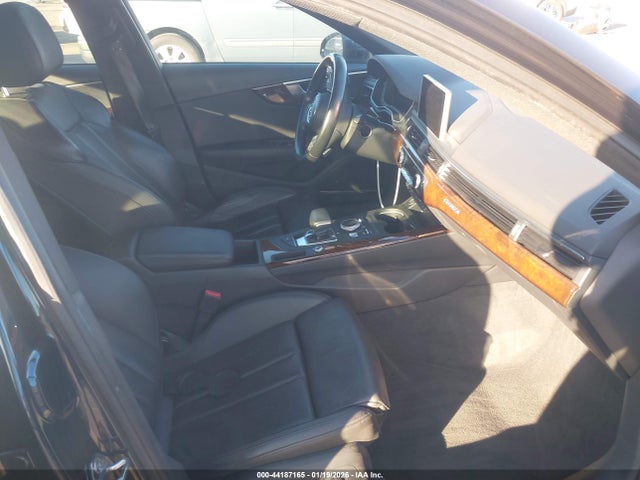 2017 AUDI A4 WAUENAF46HA169322 Photo 4