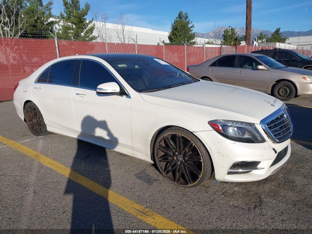 2015 MERCEDES-BENZ S 550 WDDUG8CB0FA075962