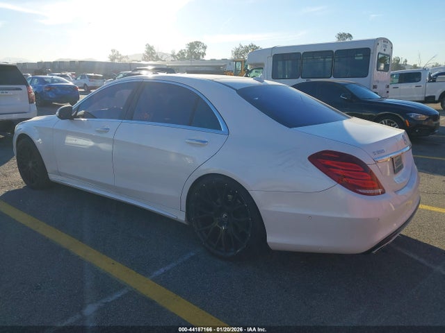 2015 MERCEDES-BENZ S 550 WDDUG8CB0FA075962 Photo 2