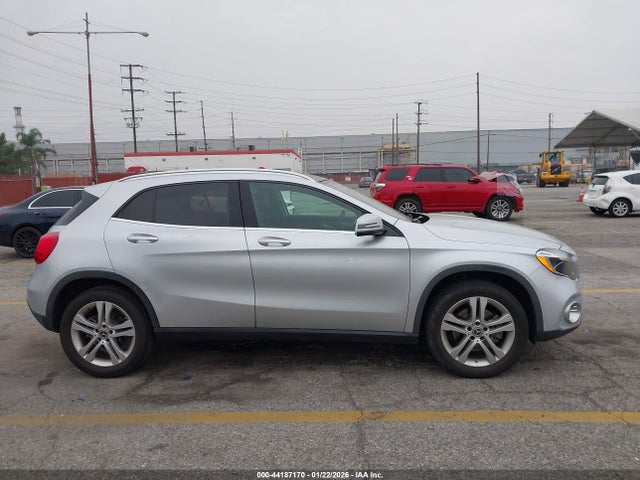 Mercedes-Benz GLA 250 2019 WDCTG4EB4KJ577891 Image 18