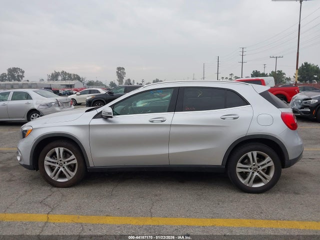 Mercedes-Benz GLA 250 2019 WDCTG4EB4KJ577891 Image 19