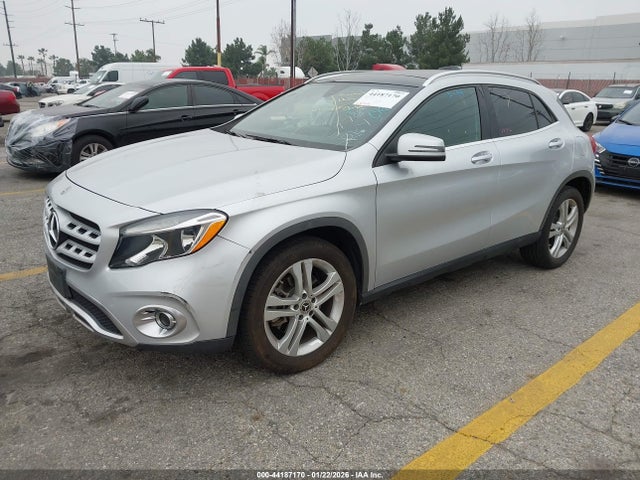 Mercedes-Benz GLA 250 2019 WDCTG4EB4KJ577891 Image 2
