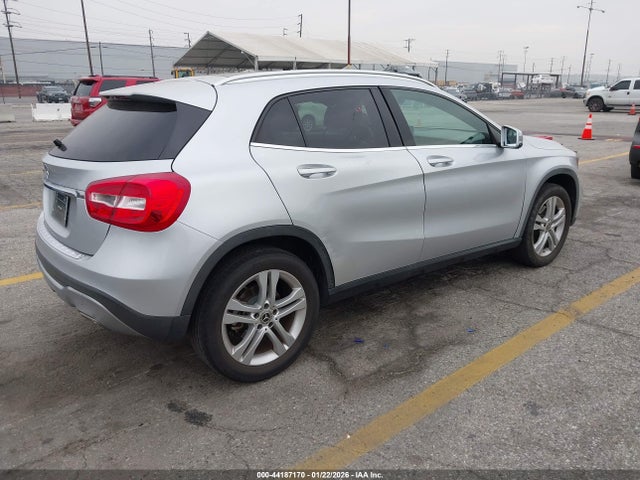 Mercedes-Benz GLA 250 2019 WDCTG4EB4KJ577891 Image 4