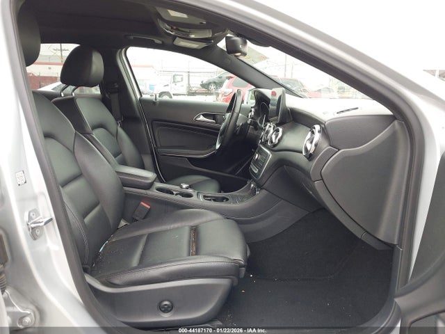 Mercedes-Benz GLA 250 2019 WDCTG4EB4KJ577891 Image 5