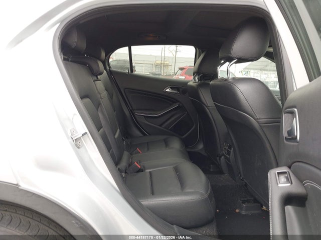 Mercedes-Benz GLA 250 2019 WDCTG4EB4KJ577891 Image 8