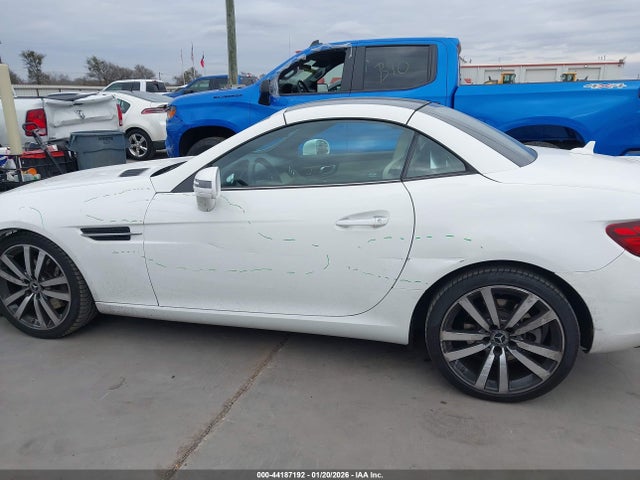 Aukcja sprzedaży 2018 Mercedes-benz Slc 300, vin: WDDPK3JA8JF151951, numer aukcji: 44187192