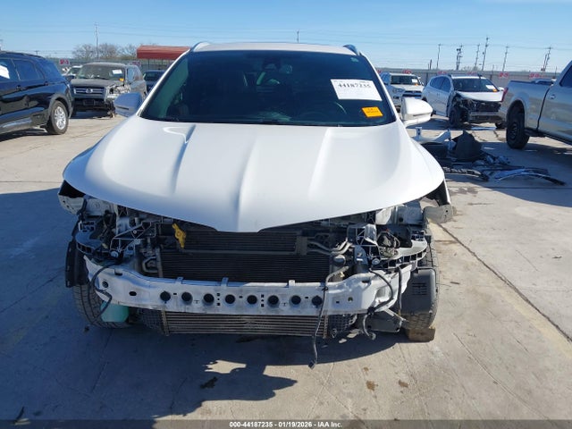 Lincoln MKC SELECT 2018 5LMCJ2D95JUL00845 Image 13