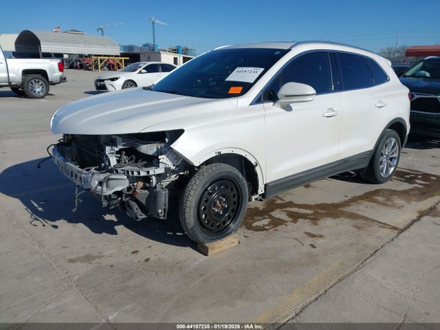 Lincoln MKC SELECT 2018 5LMCJ2D95JUL00845 Image 2