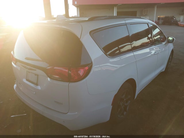 2018 CHRYSLER PACIFICA 2C4RC1FG6JR340561 Photo 3