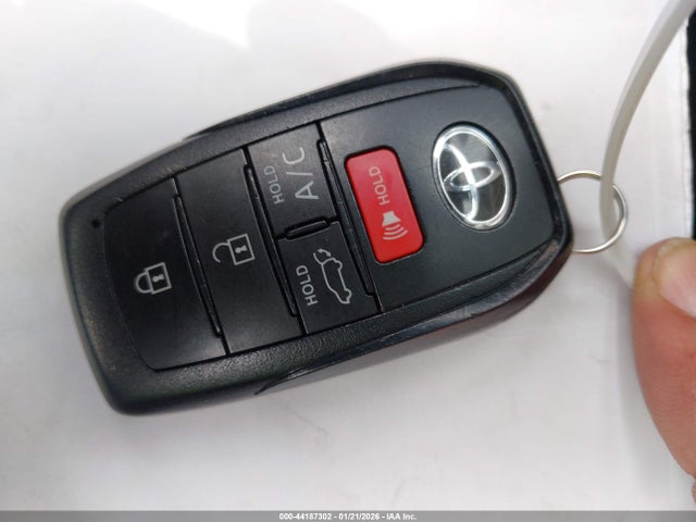 Toyota BZ4X XLE 2024 JTMAAAAA4RA044041 Image 11