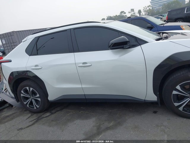 Toyota BZ4X XLE 2024 JTMAAAAA4RA044041 Image 14