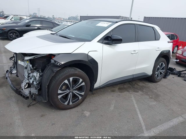 Toyota BZ4X XLE 2024 JTMAAAAA4RA044041 Image 2
