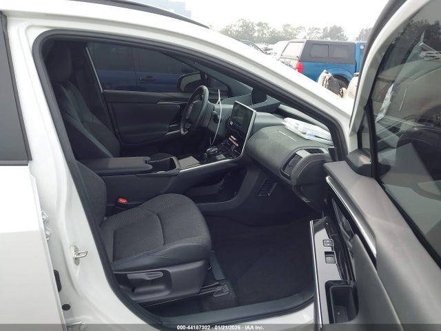 Toyota BZ4X XLE 2024 JTMAAAAA4RA044041 Image 5