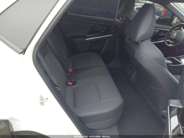 Toyota BZ4X XLE 2024 JTMAAAAA4RA044041 Image 8