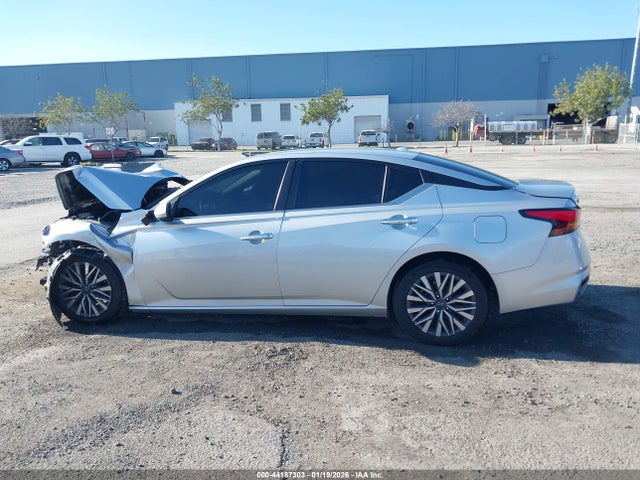 1N4BL4DV9PN372078 Nissan Altima Sv Fwd