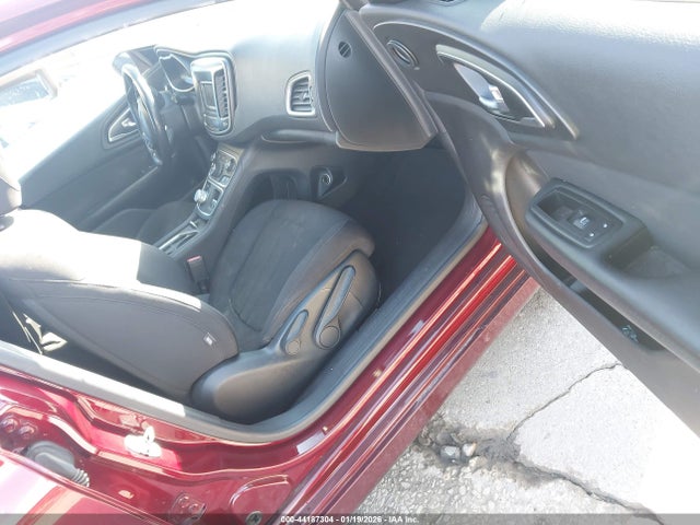 Chrysler 200 Limited 2015 1C3CCCAB9FN632758 Image 5