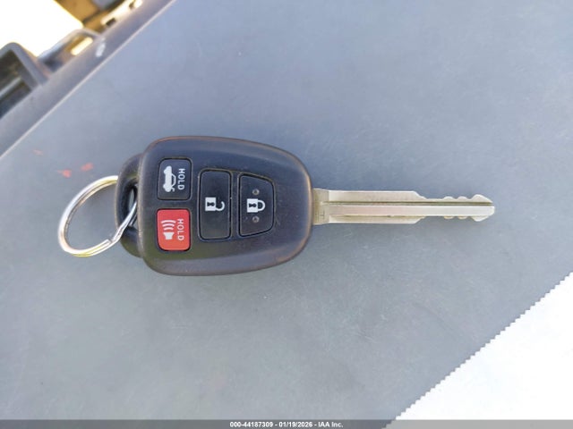 2T1BURHE0GC594171 Toyota COROLLA LE