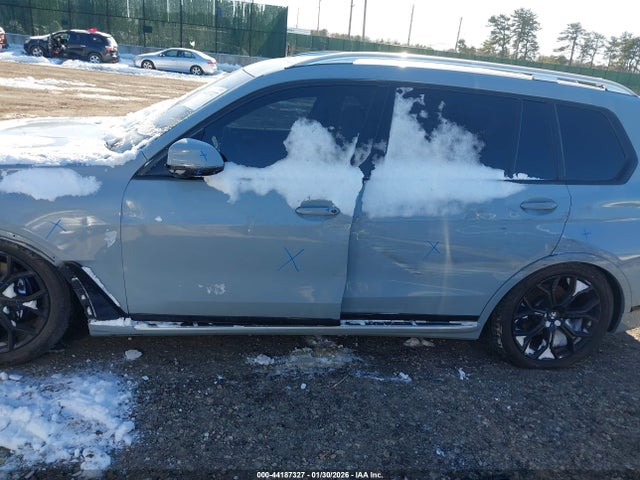 44187327 :رقم المزاد ، 5UXCW2C05M9F67228 vin ، 2021 Bmw X7 Xdrive40i مزاد بيع