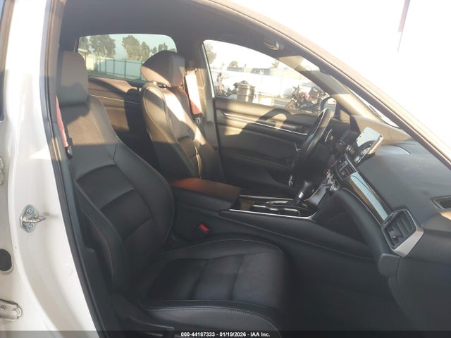 1HGCV1F33LA040630 Honda Accord Sport