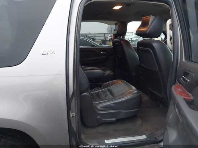 2009 CHEVROLET SUBURBAN 1500 1GNFK36319R283791 Photo 7