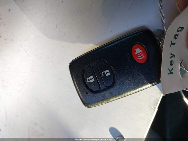 JTDKN3DU8F1977351 Toyota Prius Two