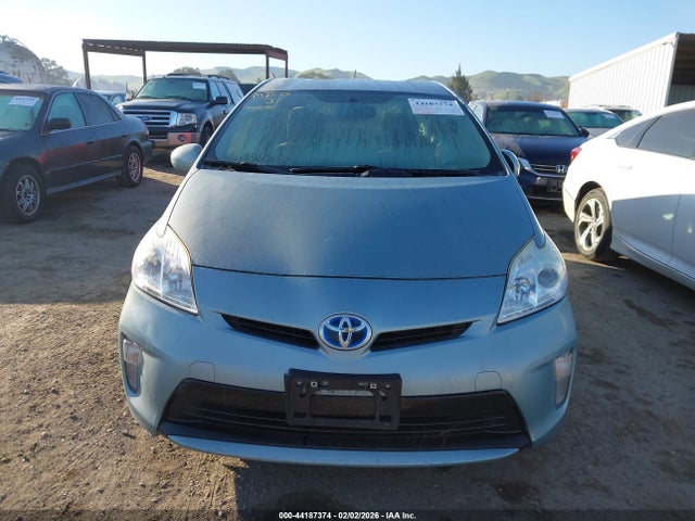 JTDKN3DU8F1977351 Toyota Prius Two