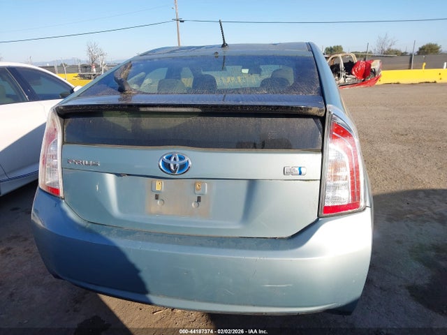 JTDKN3DU8F1977351 Toyota Prius Two