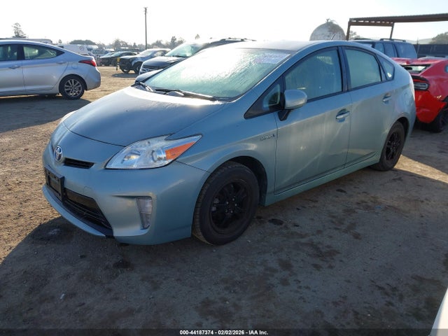 JTDKN3DU8F1977351 Toyota Prius Two