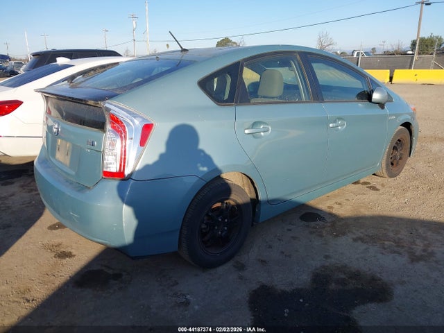JTDKN3DU8F1977351 Toyota Prius Two