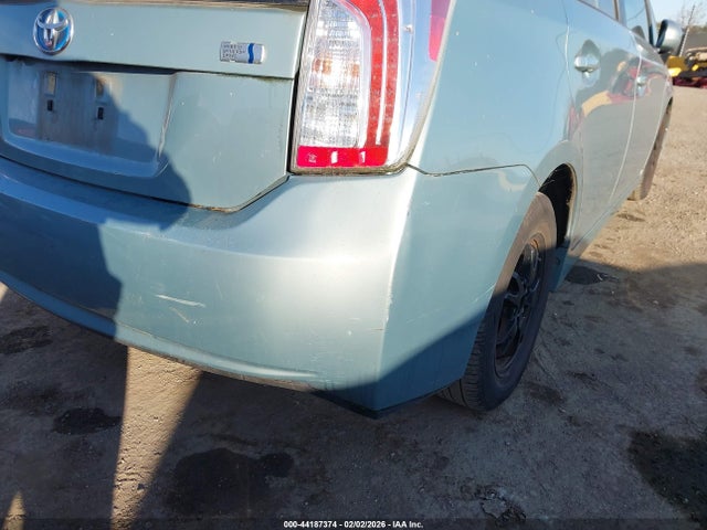 JTDKN3DU8F1977351 Toyota Prius Two