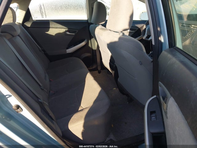 JTDKN3DU8F1977351 Toyota Prius Two