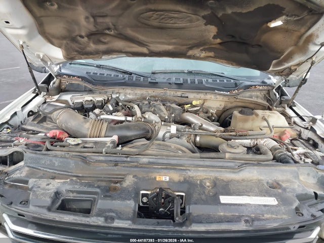 1FT8W3BT6JEB11909 Ford F-350 Lariat