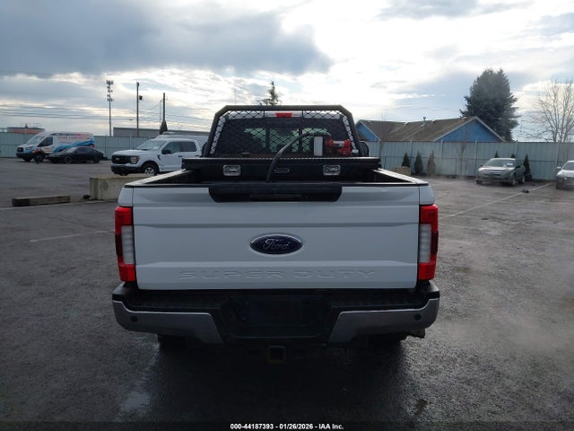 1FT8W3BT6JEB11909 Ford F-350 Lariat
