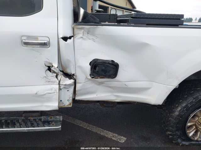1FT8W3BT6JEB11909 Ford F-350 Lariat