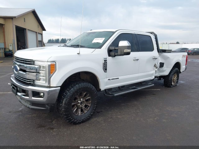 1FT8W3BT6JEB11909 Ford F-350 Lariat