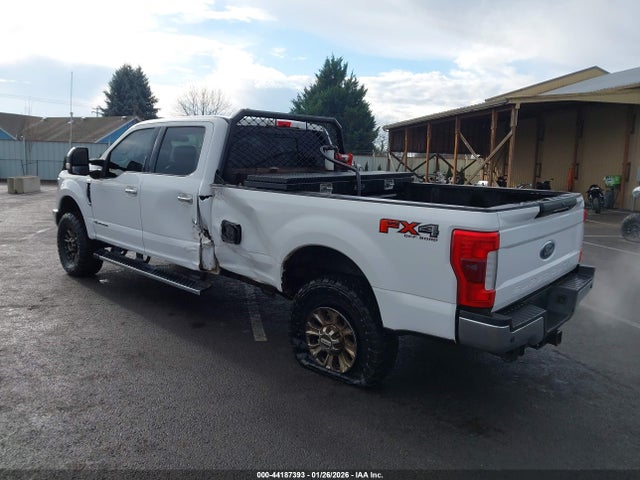 1FT8W3BT6JEB11909 Ford F-350 Lariat